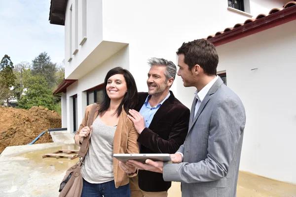 How Real Estate Agents Help You Find the Perfect Property