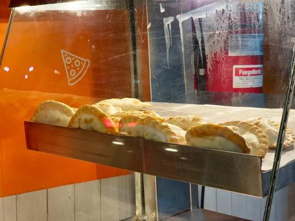 Energy-Efficient Pizza Warmers for Commercial Kitchens